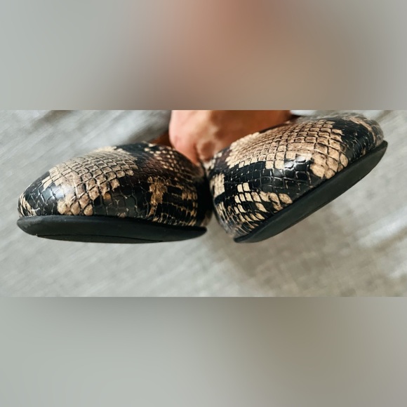 Easy Spirit Taupe Snake Print Vegan Flats Size 12 EUC LIKE NEW - Picture 7 of 12